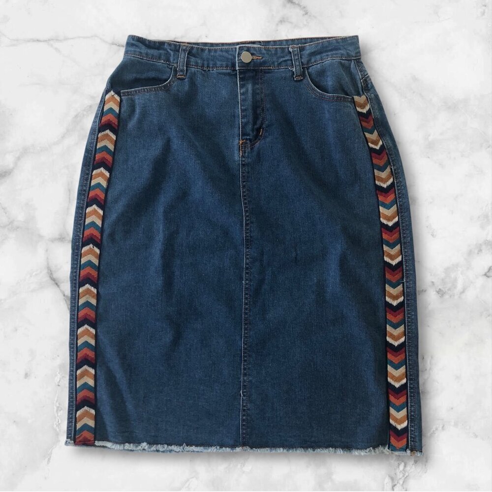 Denim Straight Skirt Size S Blue Southwestern Embroidered Frayed‎ Hem